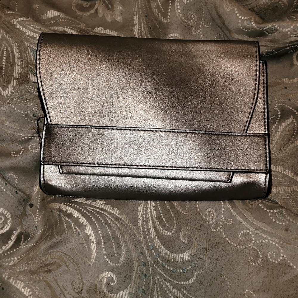 Summer & Rose clutch convertible purse in silver..